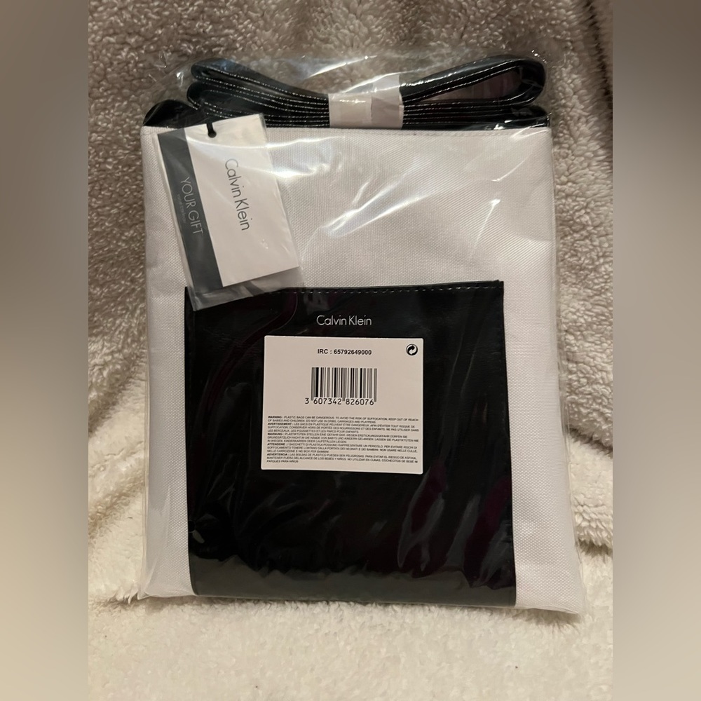 Calvin Klein - crossbody bag